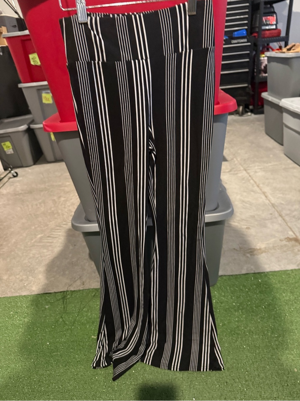 Women’s Black & White Vertical Stripe Wide-Leg Pants 97